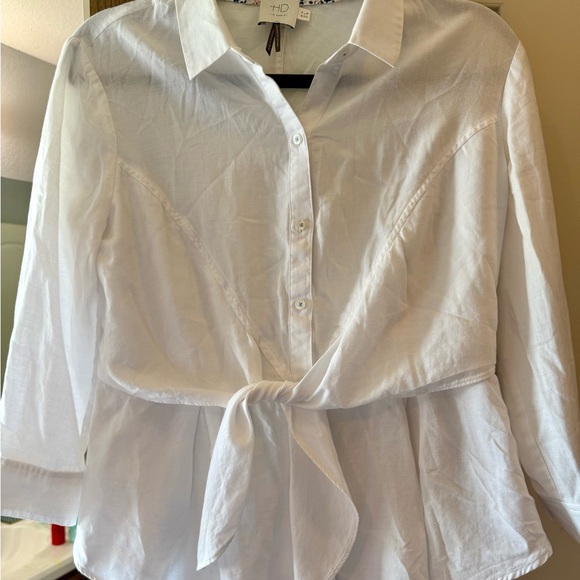 HD in Paris White Tie-Front Button Down Blouse‎ | Size 6 - Picture 1 of 4
